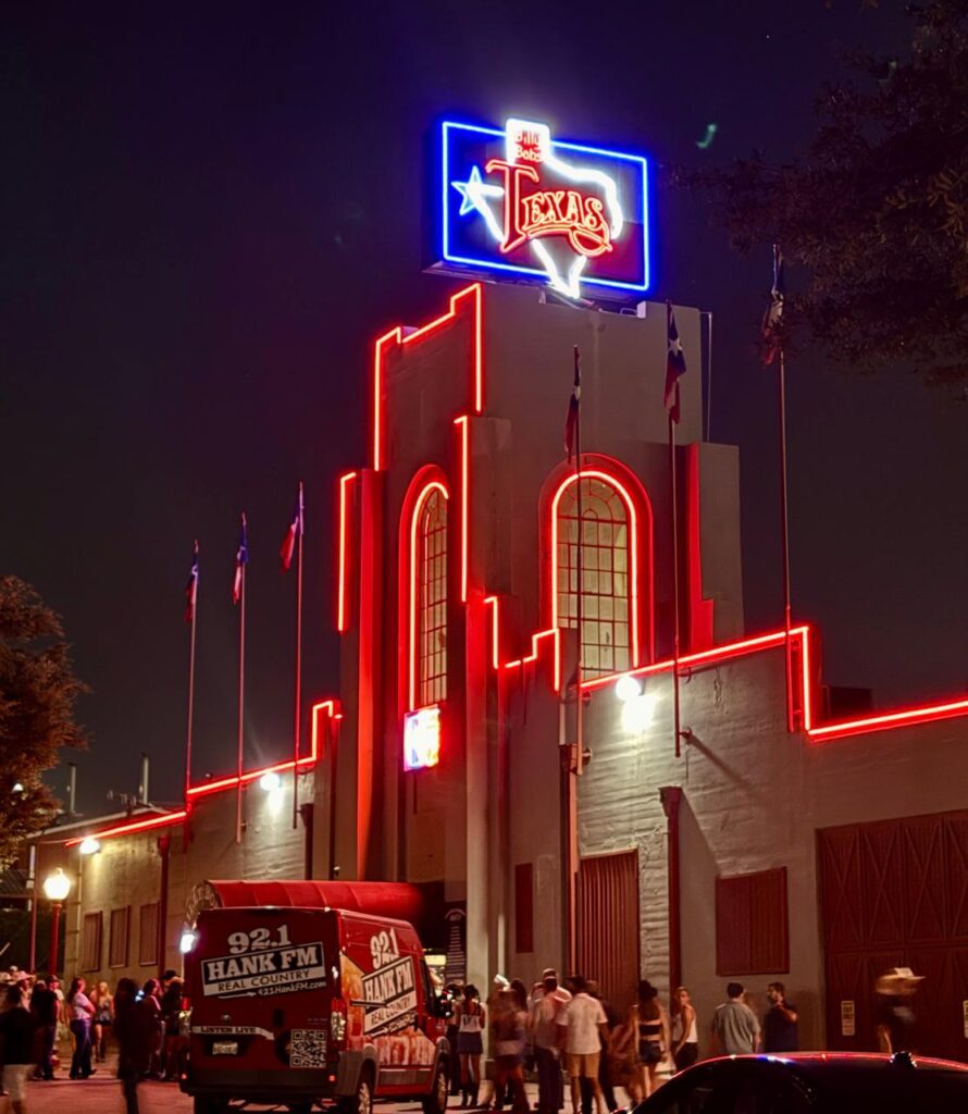 Billy Bob's Texas, The World's Largest Honky Tonk